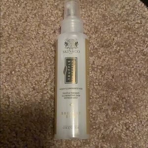 Skin & co illuminating refreshing mist
